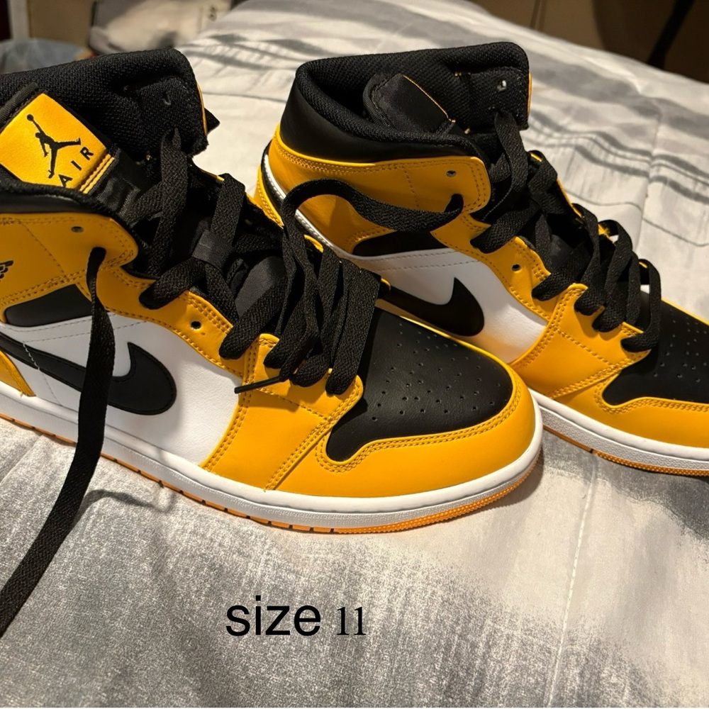 Jordan Mens Black and Yellow Sneakers